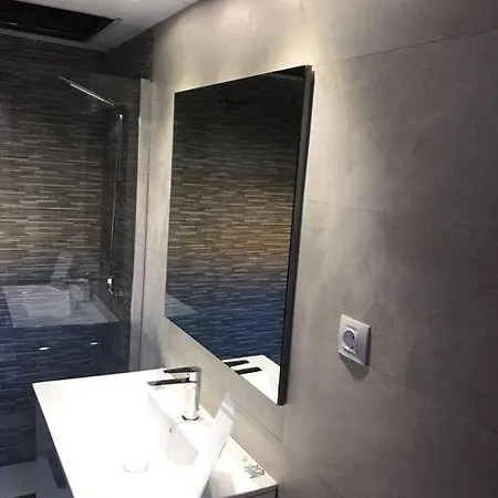 Modern Apartment *